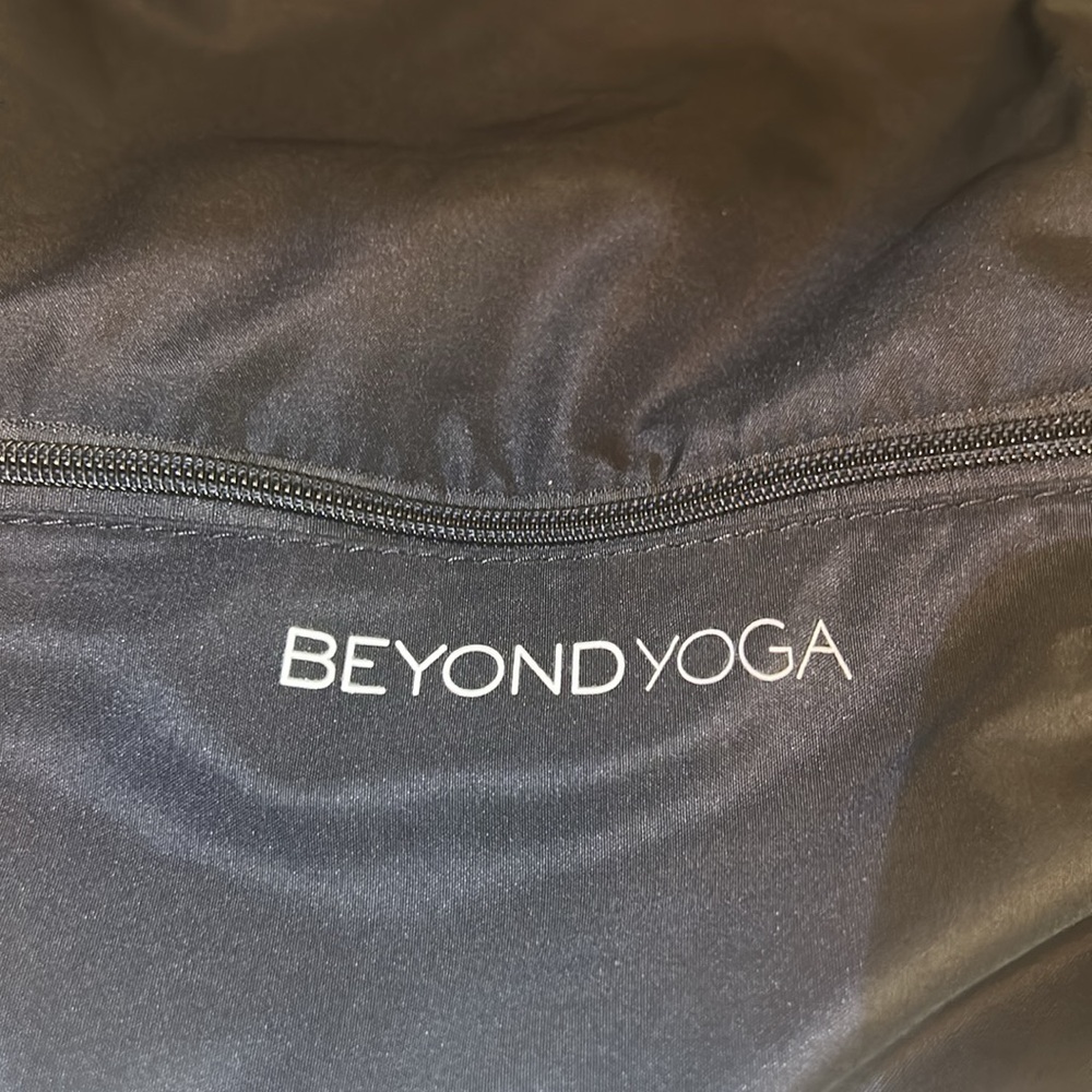 Beyond yoga bag/backpack. - Picture 2 of 10
